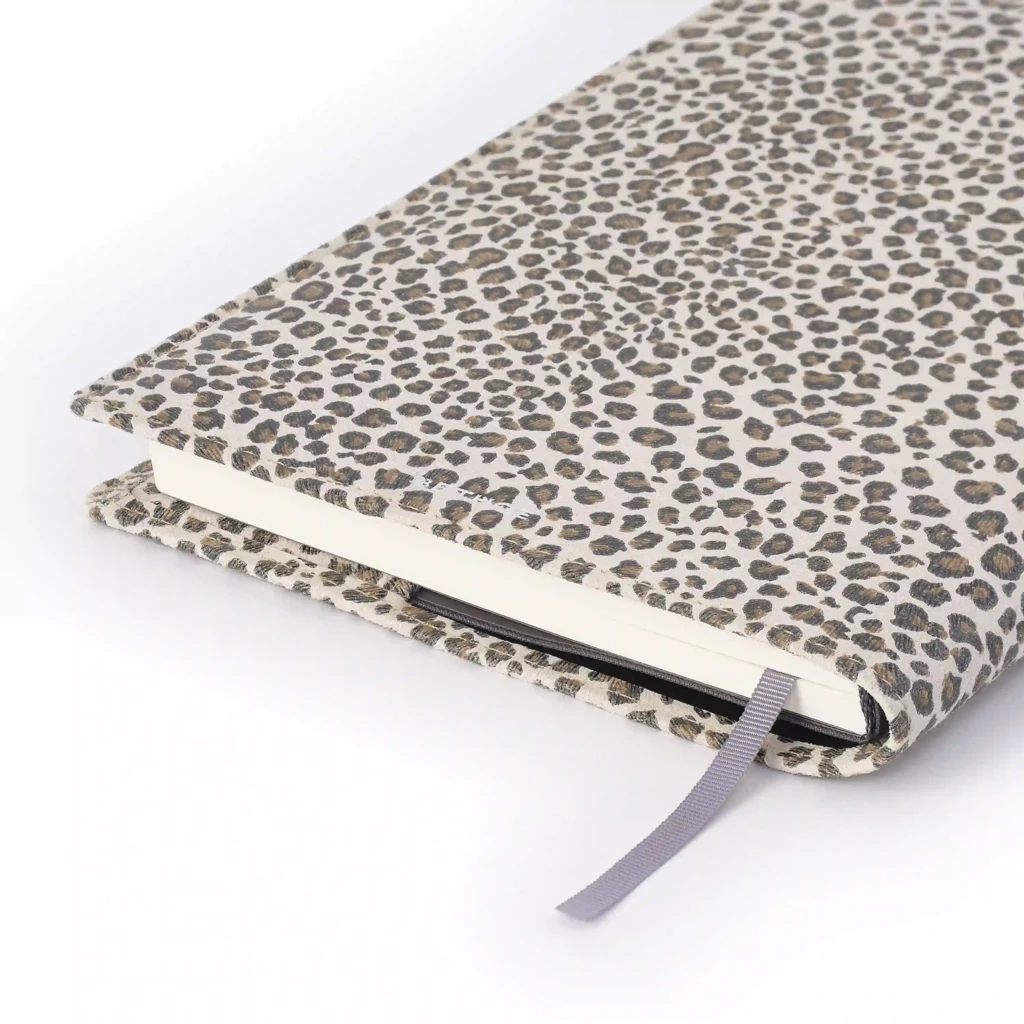leder_buchhuelle_fuer_din_a5_buch_leo_1 Book cover for DIN A5 books, leather, Leo