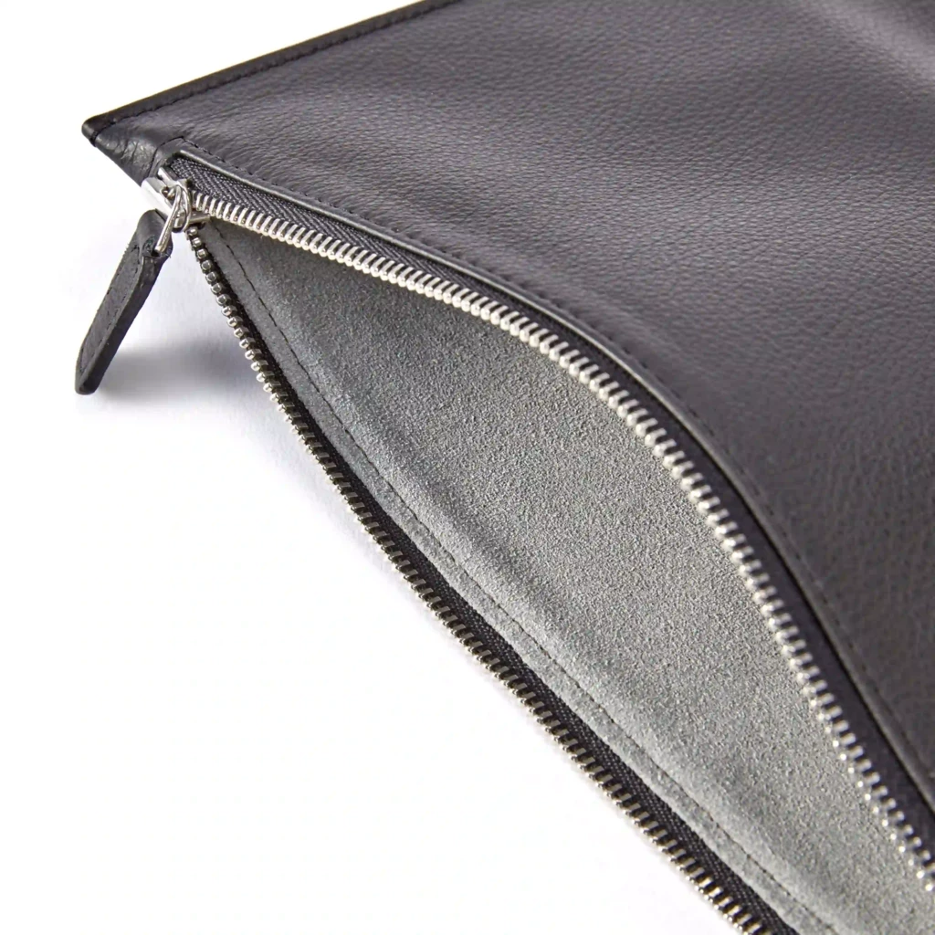 Pouch with Zip, Kollektion 1977, leather, black