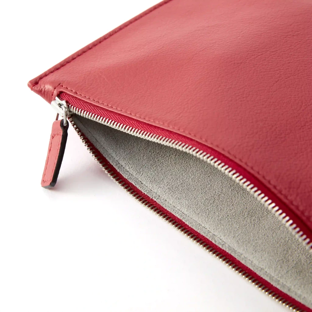 Pouch with Zip, Kollektion 1977, leather, red