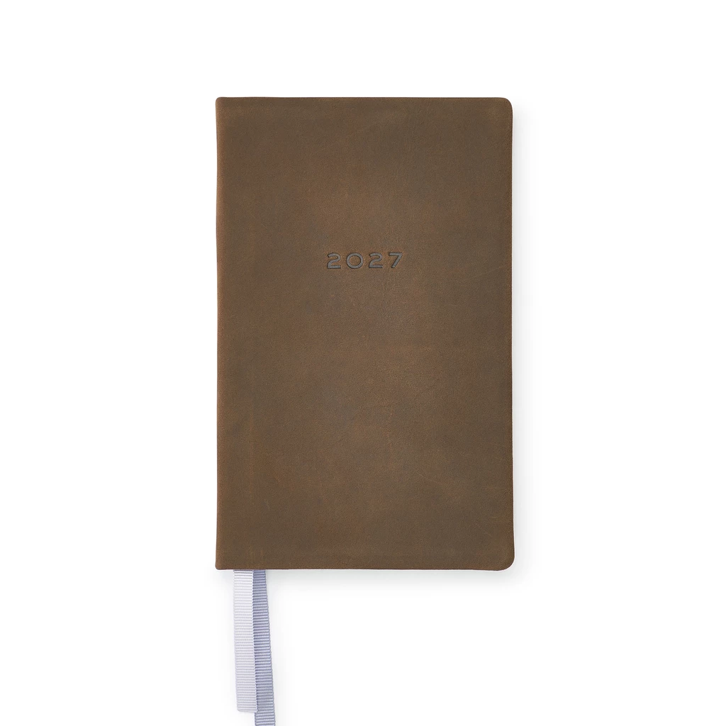 Weekly Planner 8-Days-a-Week 2027 - Week on 2 Pages - Leather - Tabak - 8.5 x 14 cm