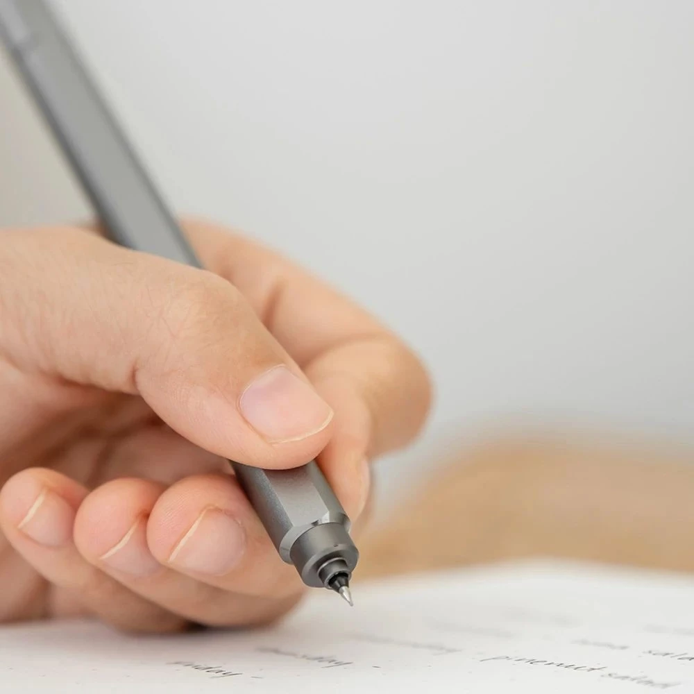 stilform_gelroller_arc_aluminium_24 stilform ARC Gel Pen, aluminium, aurora green