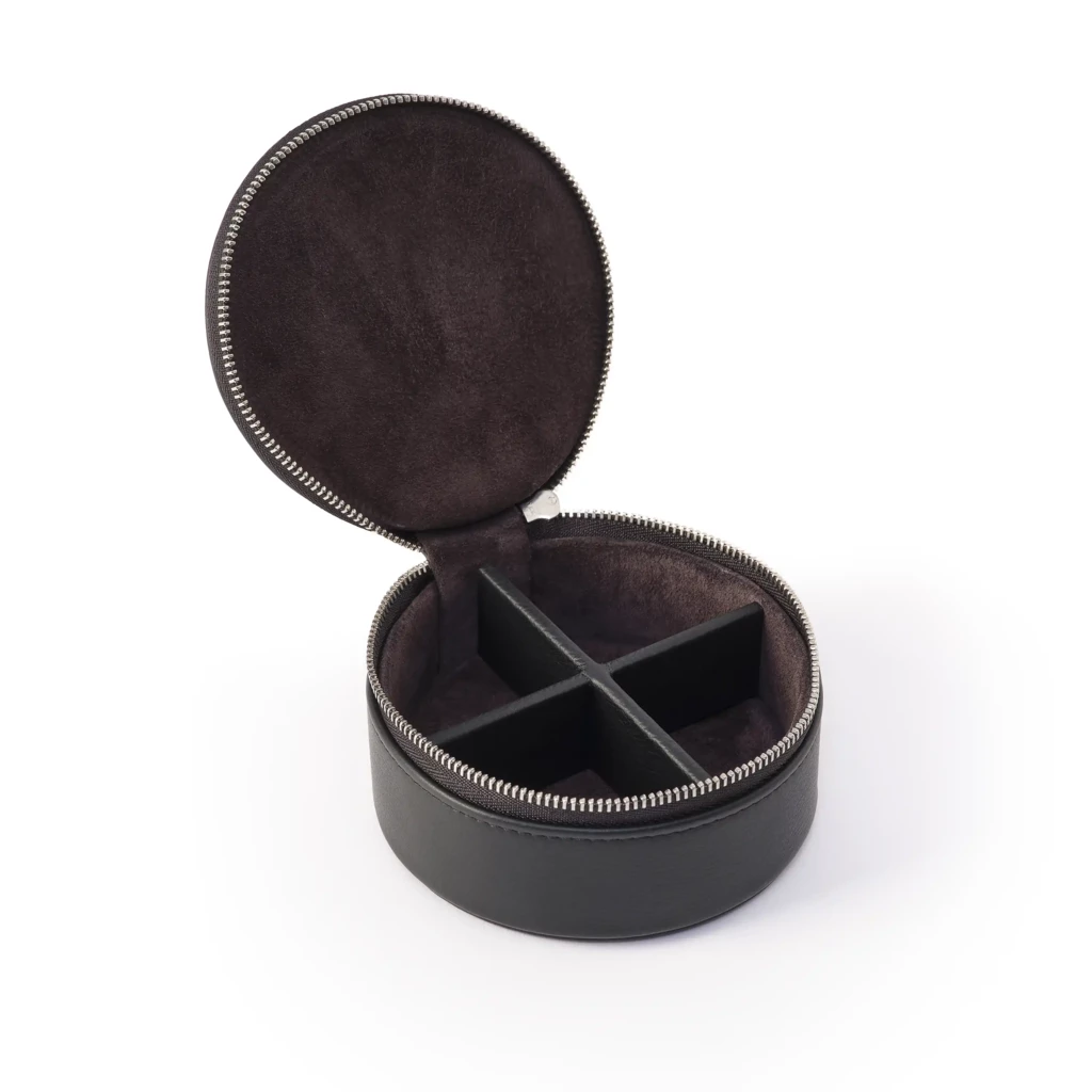 schmucketui_kollektion_1977_leder_10 Jewellery case, Collection 1977, leather, black