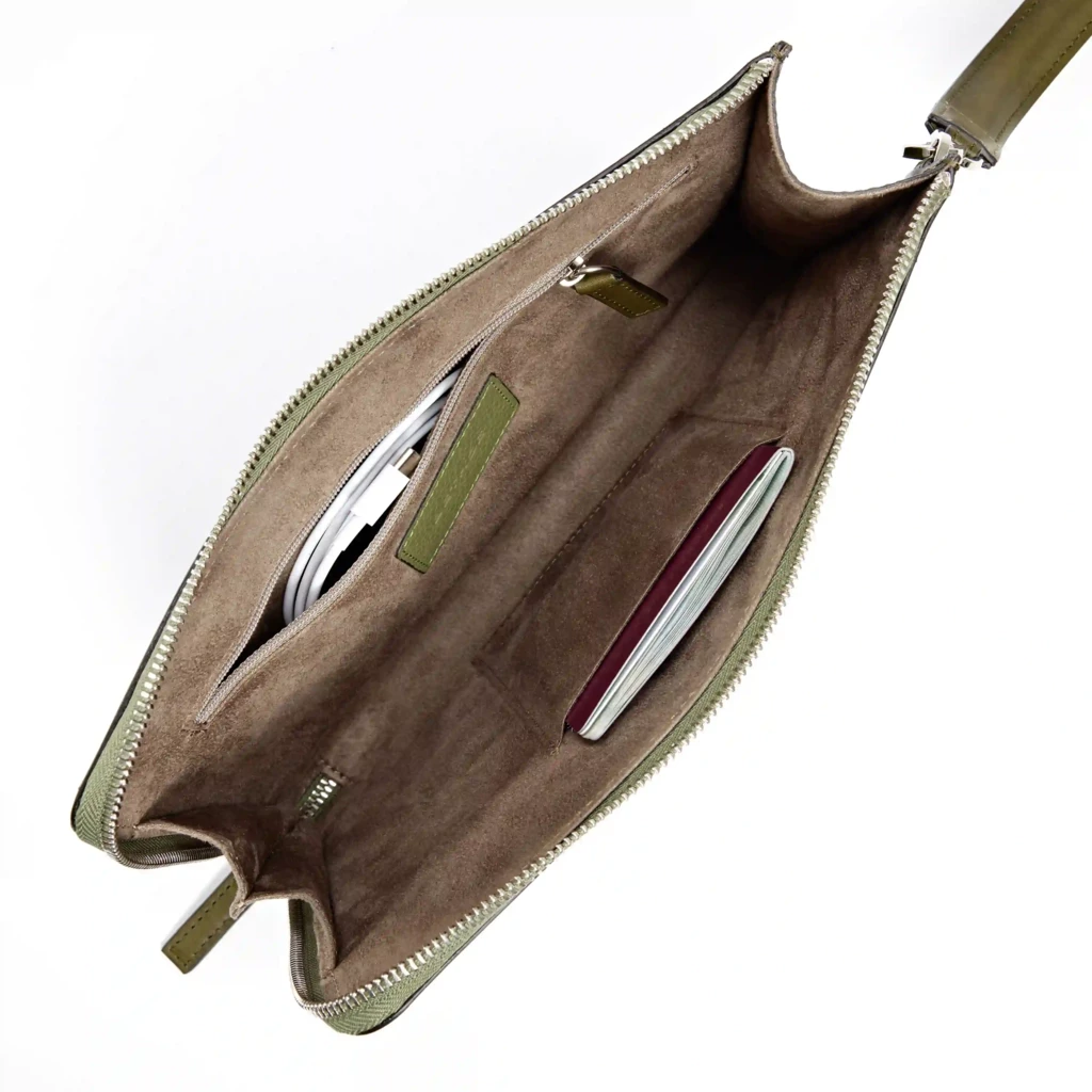 Zipped Pouch Porto Cervo, leather, olive green