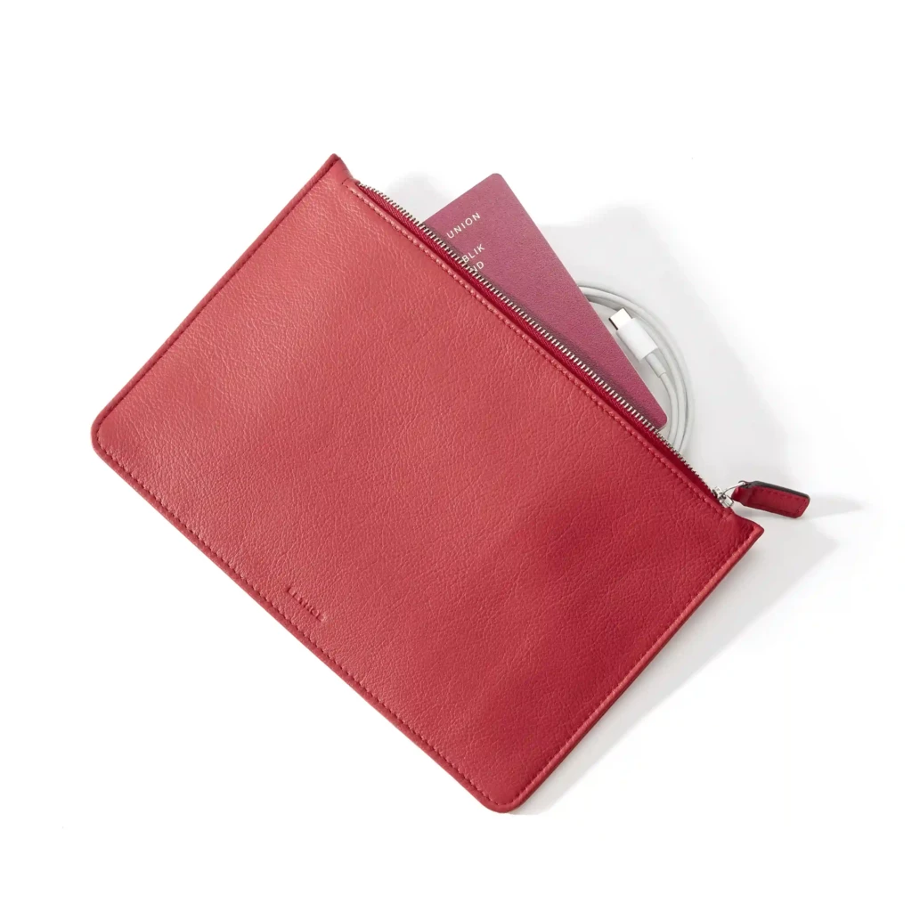 Pouch with Zip, Kollektion 1977, leather, red